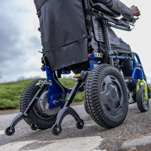 photo_fauteuil_roulant_invacare_esprit_action_poignee_roulette_anti_renversement