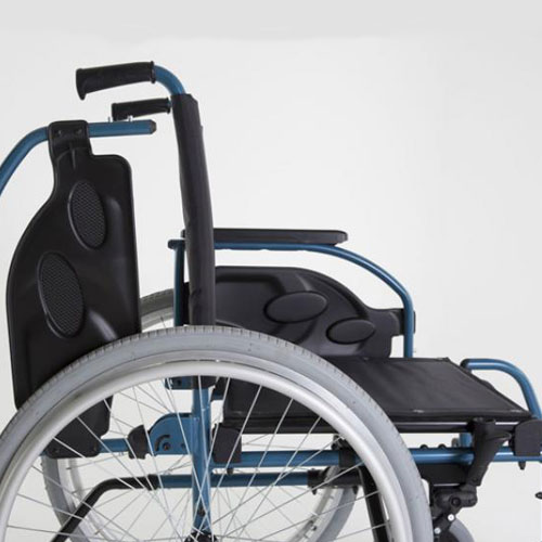 Fauteuil roulant manuel standard Action 1R invacare détail accoudoir